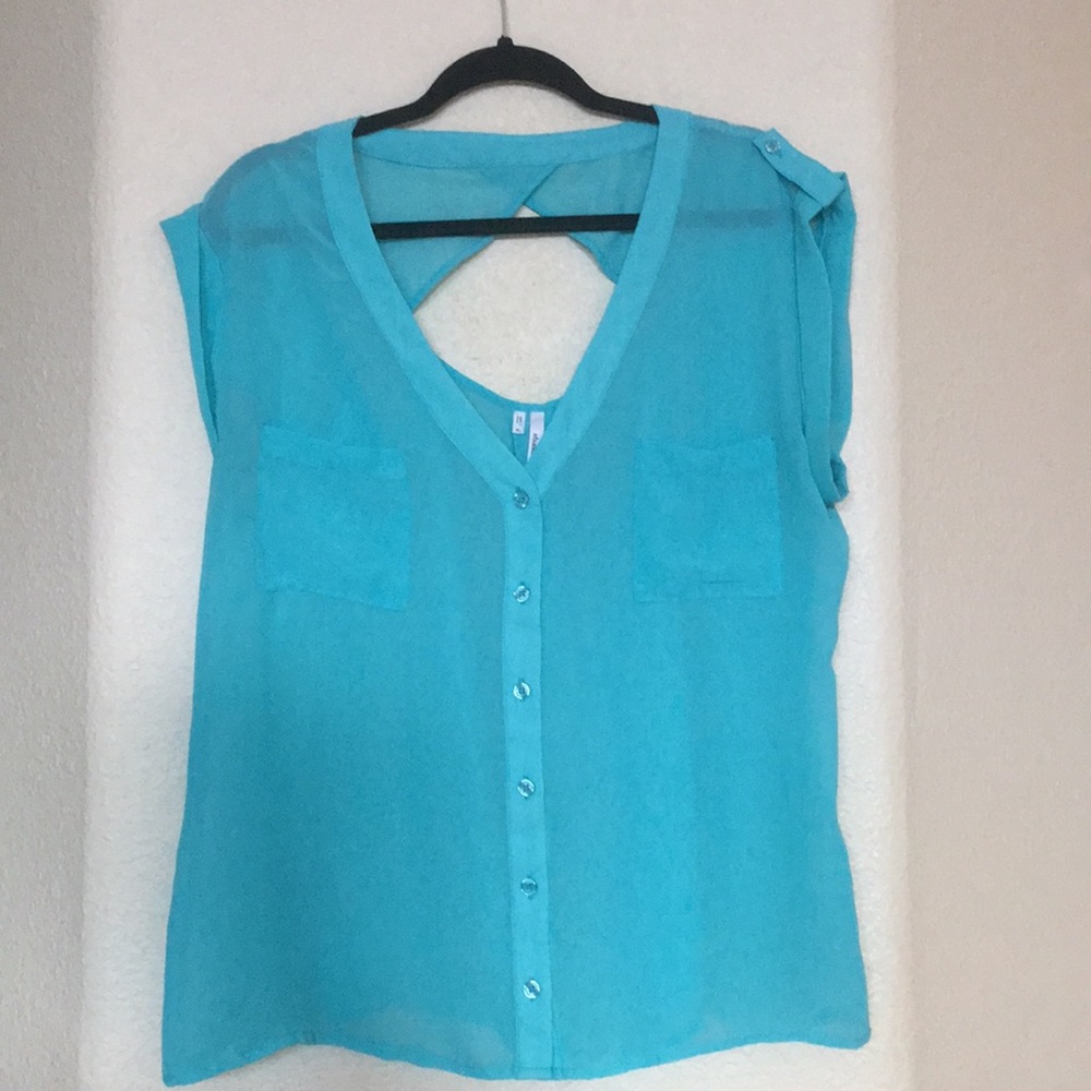 Light aqua top
